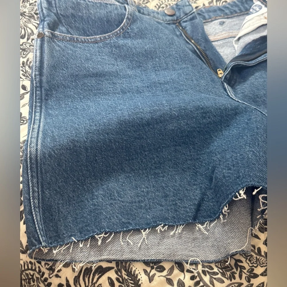 NWOT ✨ WOMEN'S HIGH RISE MID-LENGTH COWBOY SHORT - Picture 5 of 9